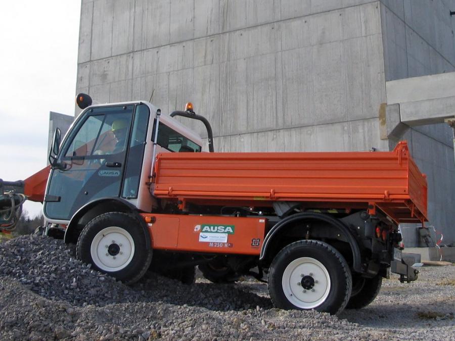  AUSA M 250 H 2006 года  (фото 3 из 4)